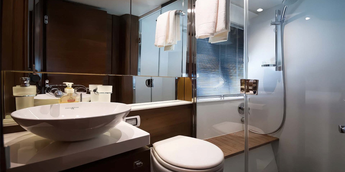 Аренда яхты Princess V39 на Пхукете | Extremalov Group